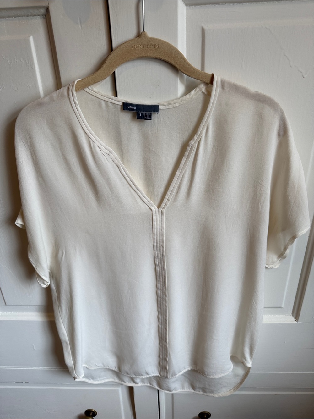 Vince Cream V-Neck Short Sleeve Silk Blouse